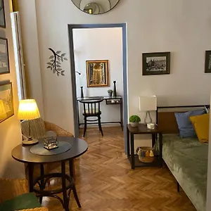 Downtown Lair Apartment