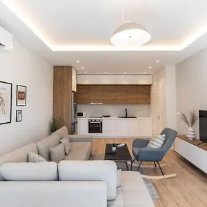 https://apt-green-leaf-near-international-bus-terminal.albaniahotels.org