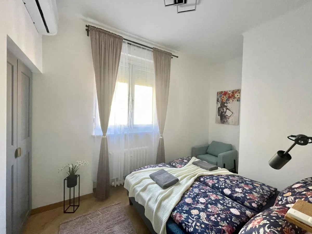 Brand New Apartment #Hollan#3Bedr#2Bathr#Freeparking Budapest